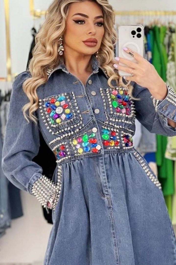 Denim haljina koja podiže svaki outfit – bez truda